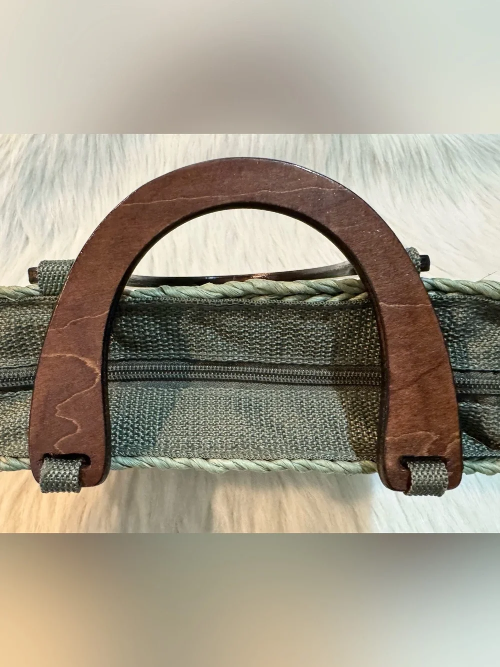 Ladies Unbranded Small Raffia Woven Satchel With Wooden Handles Sage Green GUC